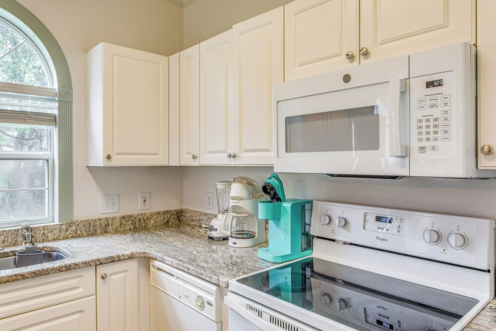 Dog-friendly Condo w/ Pool & Golf in Myrtle Beach!