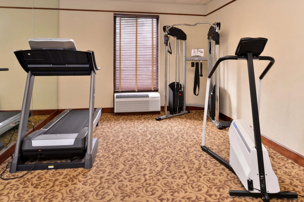 Best Western Louisville East Inn & Suites