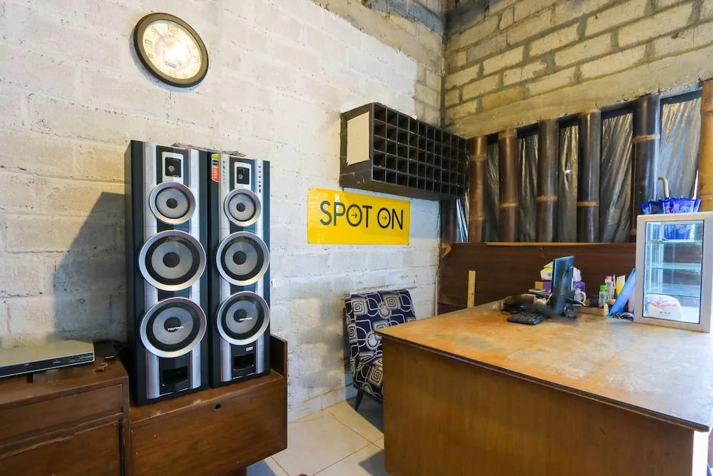 SPOT ON 2431 Azizah Homestay