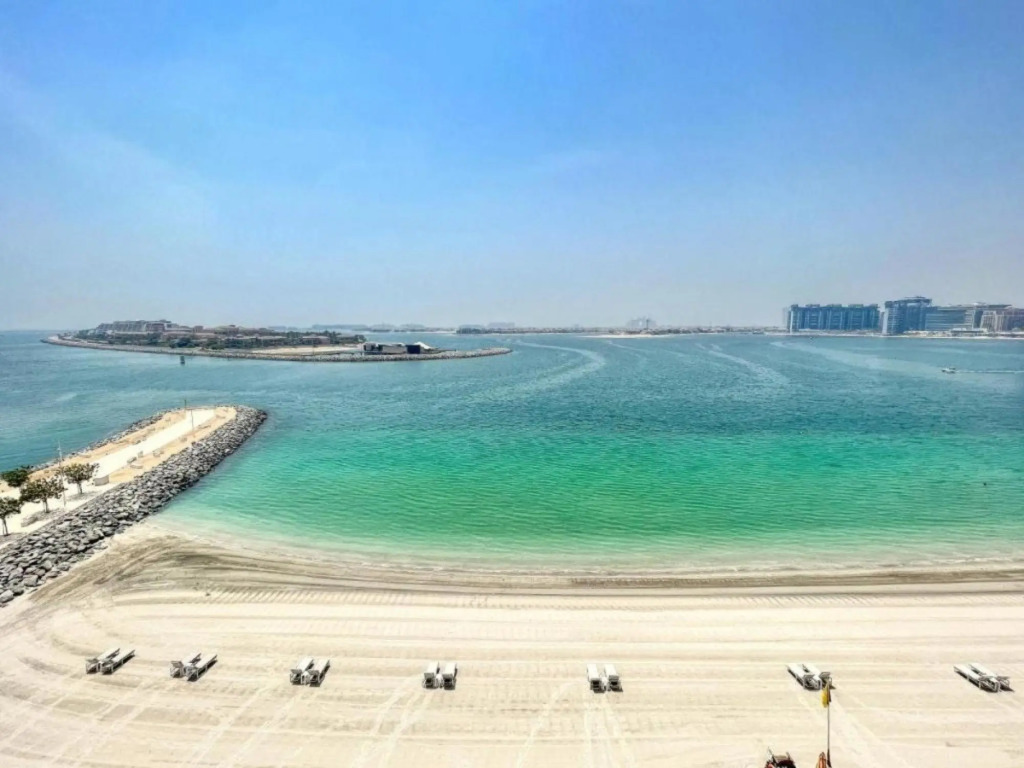 Dubai Harbour- Beach Vista 2 P202