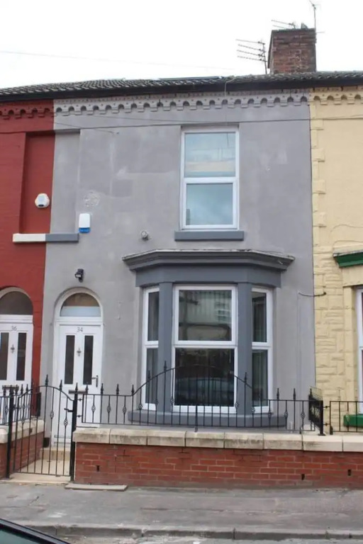 Outstanding 6 bedroom house