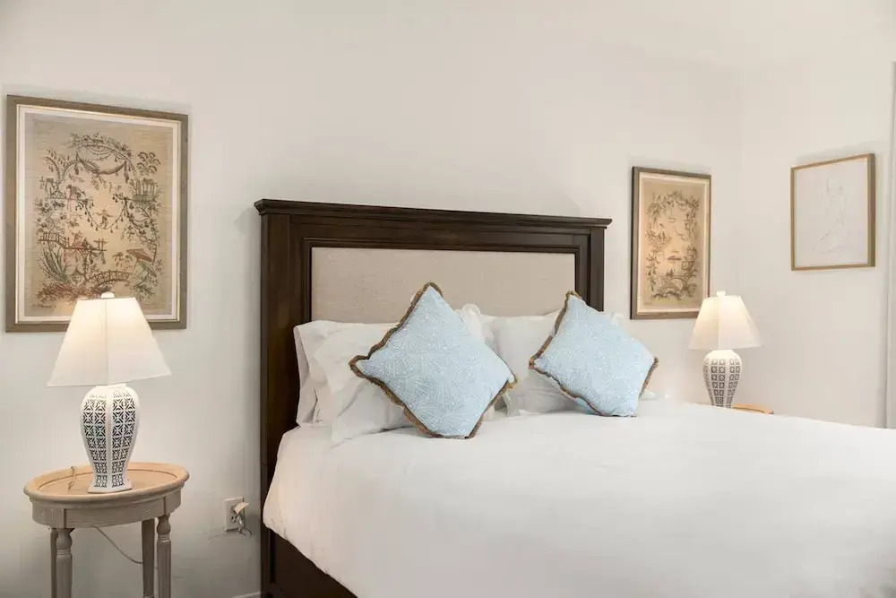 Lanzit Bnb - 35 Percent off June Low Fees