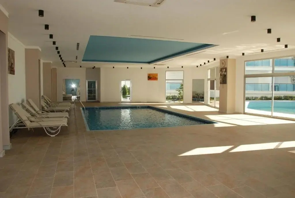 Side Aquamare Residence