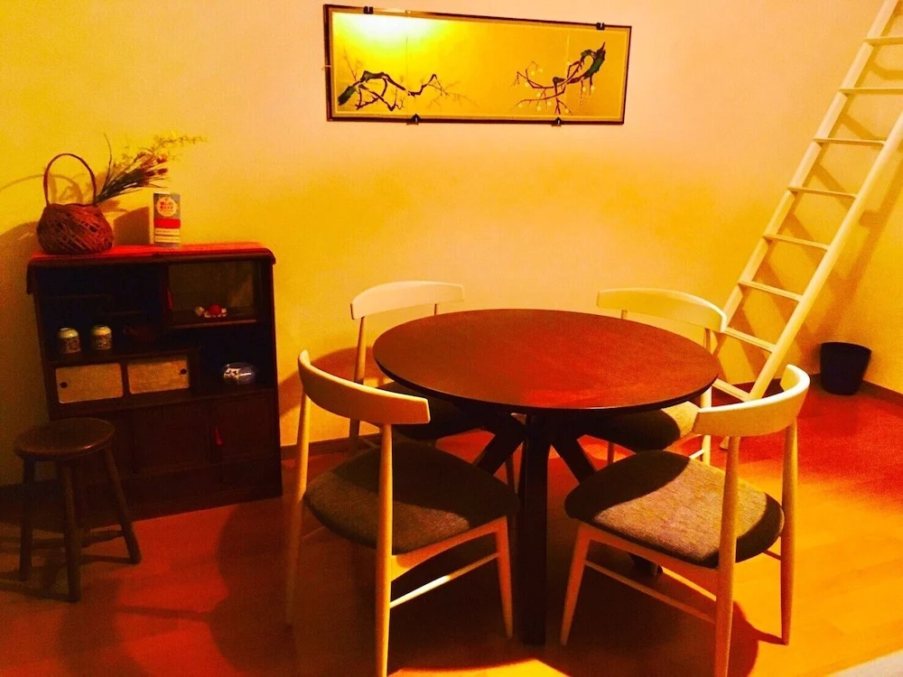 Local Nakasu Apartment