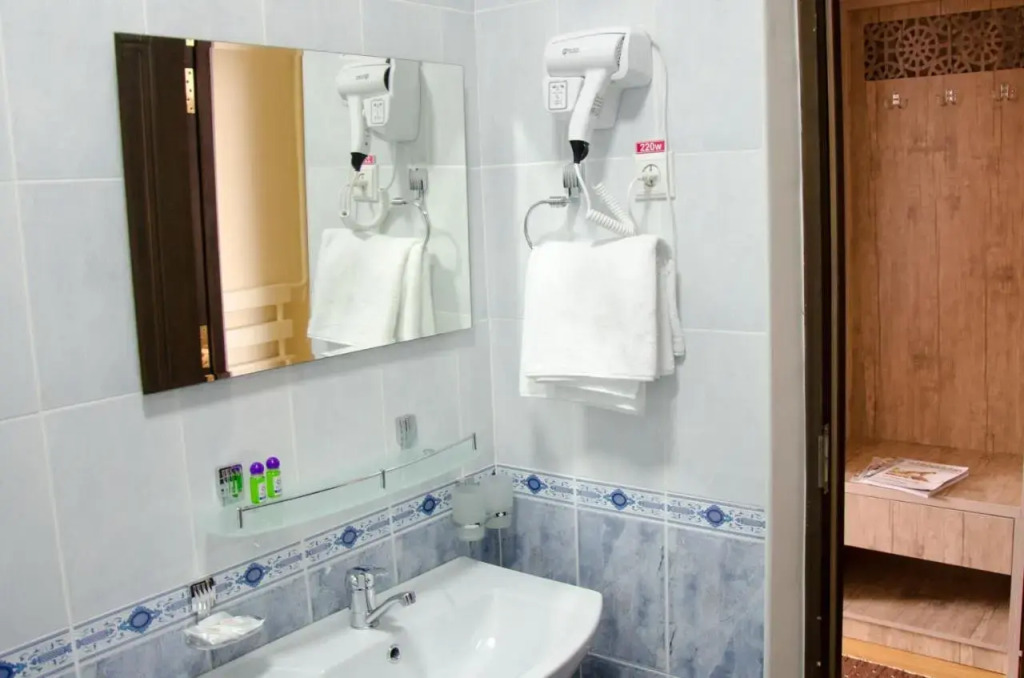 POYTAXT Hotel