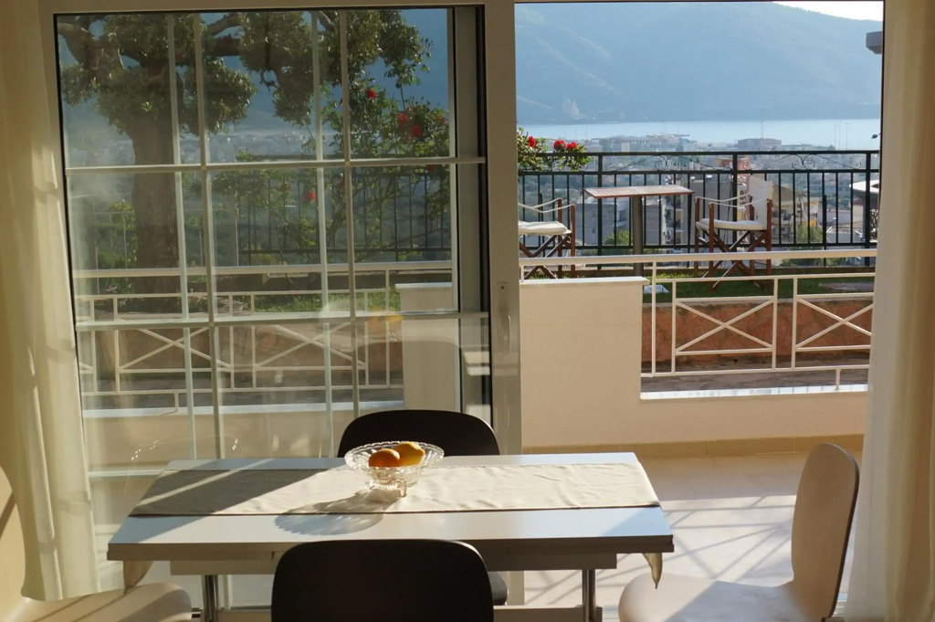 Τhe Sunny Apartments