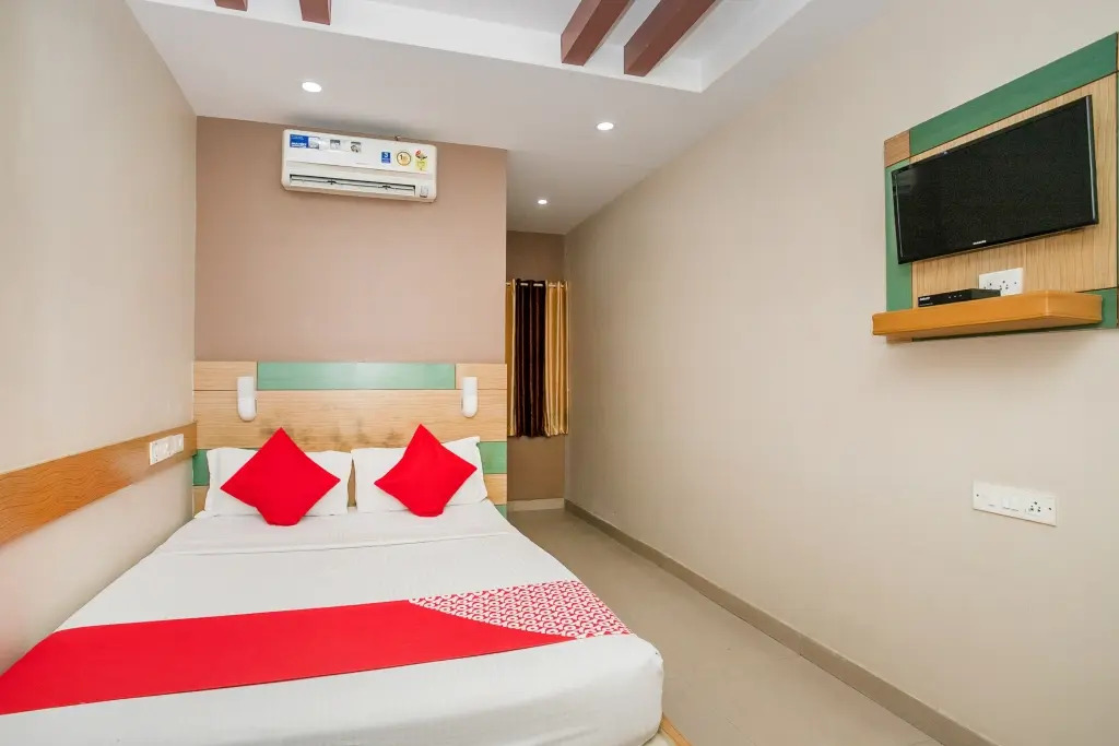 FabExpress Emirates Suites