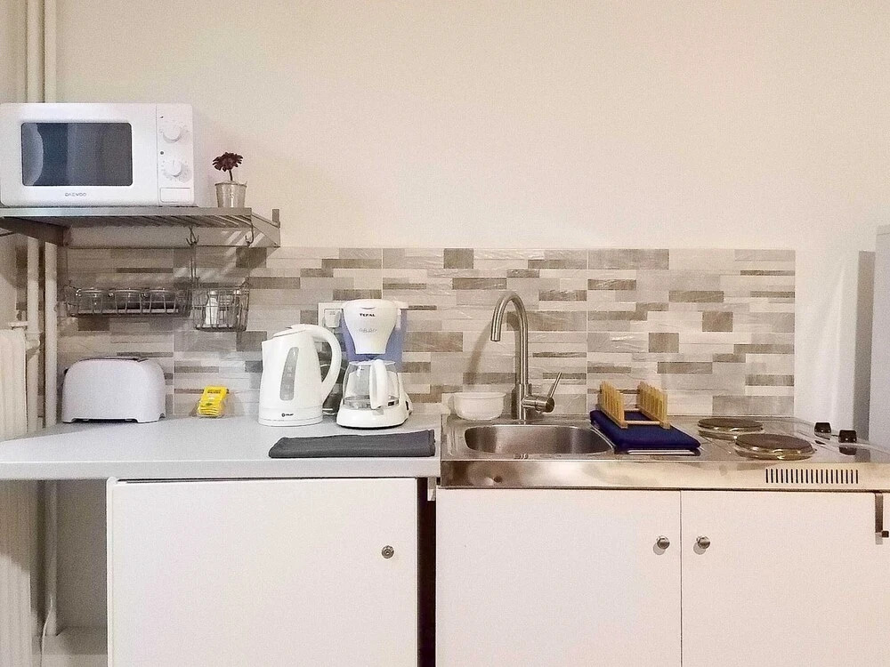 Central Cozy Studio, Athens City Link