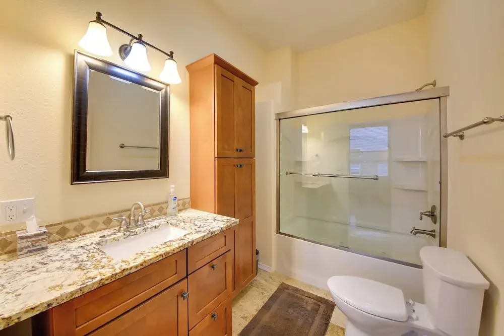 Ski & Explore! Charming Downtown Wallace Condo