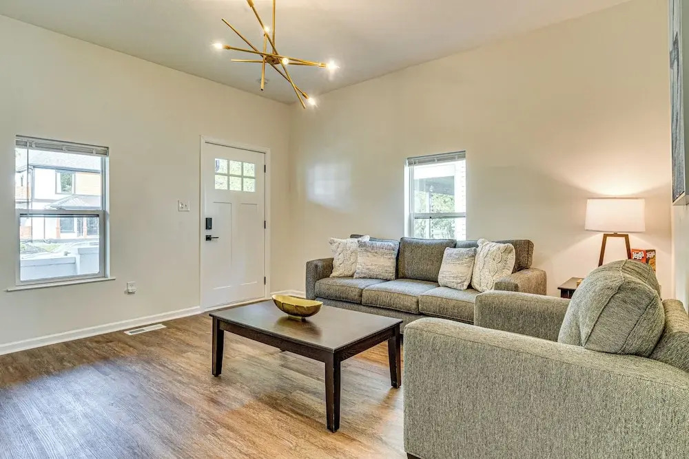 2 Mi to Mass Ave: Indianapolis Townhome Near Parks