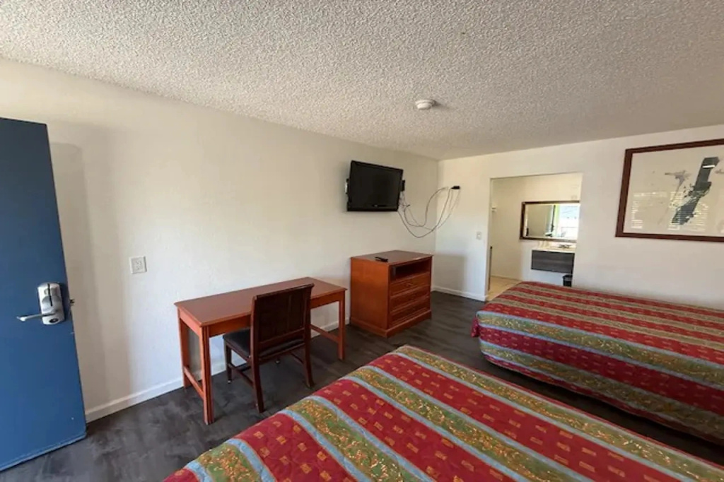 Kings Suites & Mini Storage