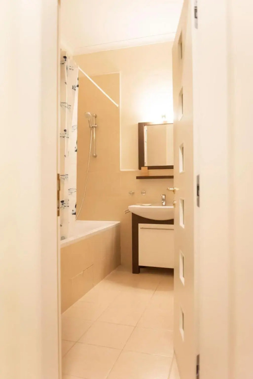 velký apartmán (145m2), v historickom centre Bratislavy na pešej zóne