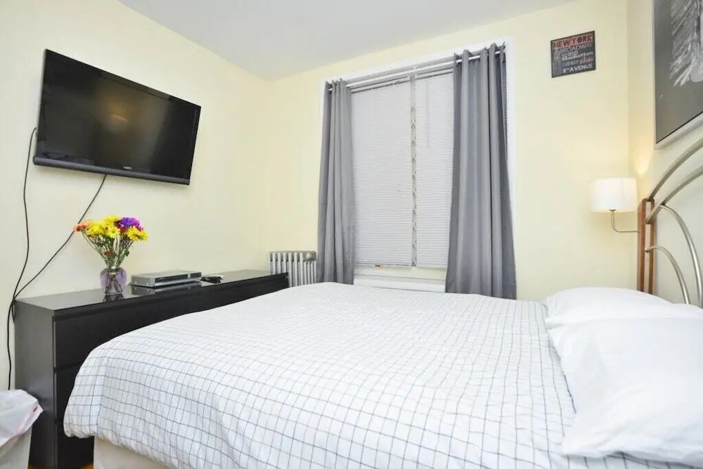 Charming 2 BR - Upper East # 1