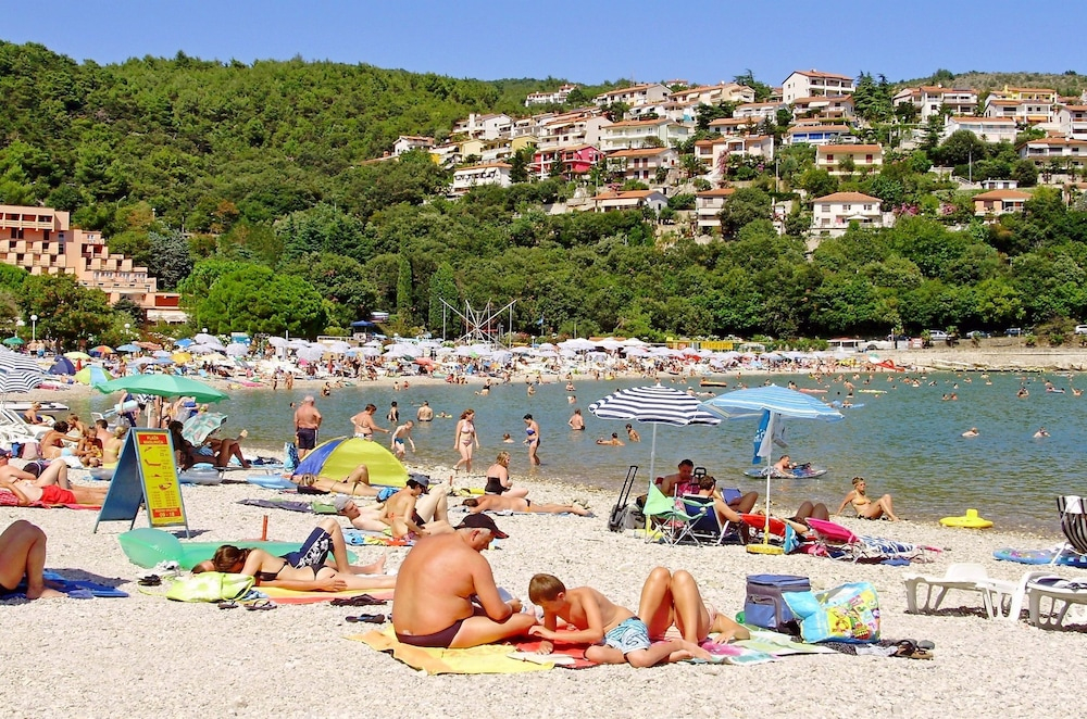 Apartments Mandica