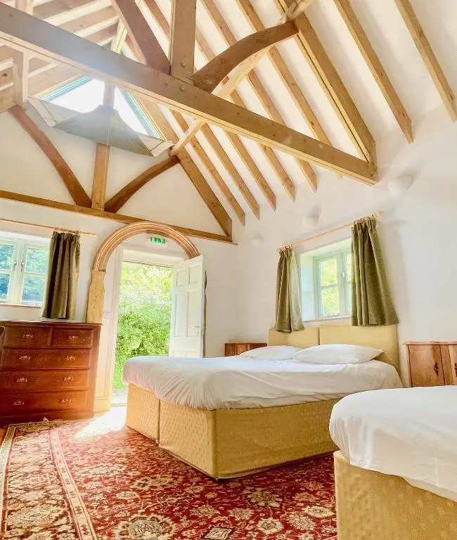 House on the Brooks Self catering Holiday let South Downs West Sussex Sleeps 14