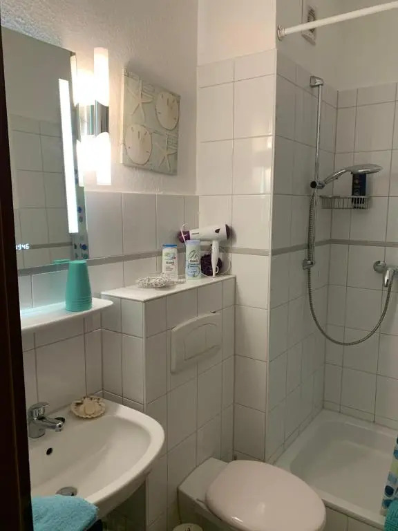 Zentrale 3 Zimmer Altbauwohnung mit Balkon