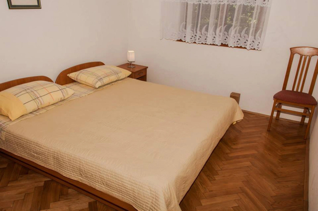 Apartment Pupa - nice family apartments: A2 Mihael Petrcane, Zadar riviera