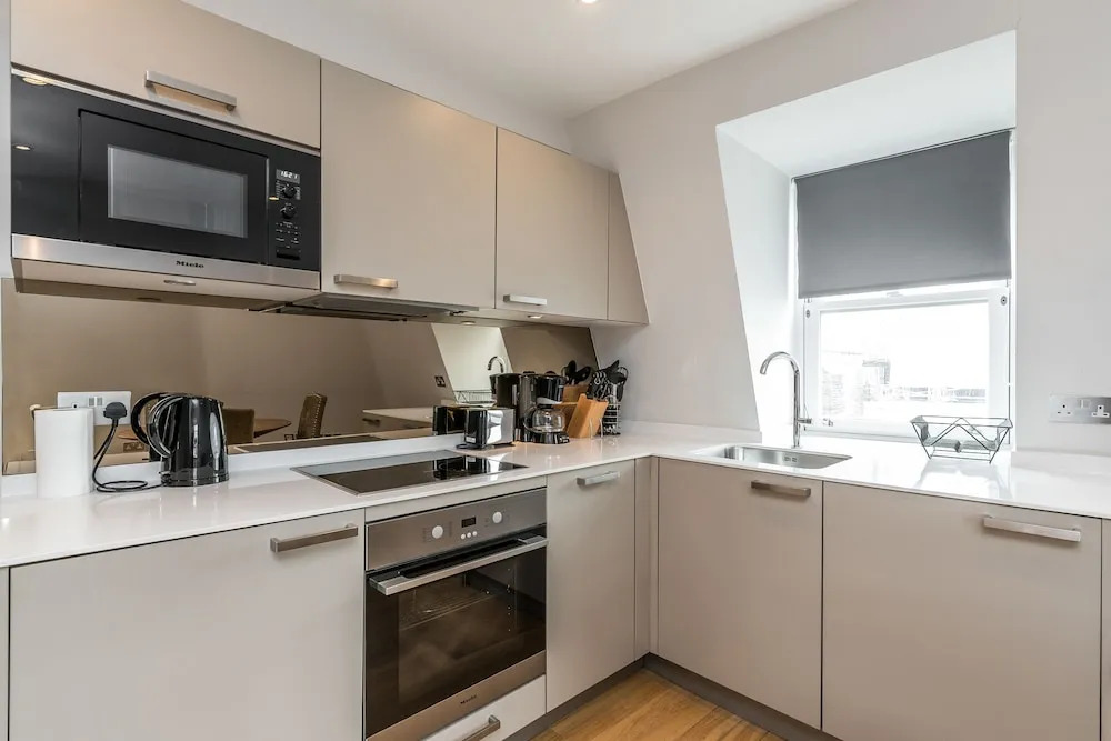 Piccadilly Lofts  by Allô Housing
