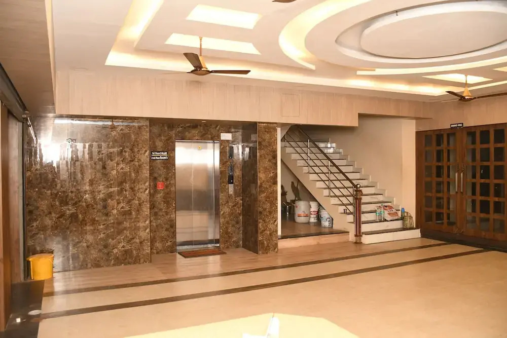 Vasantham Inn
