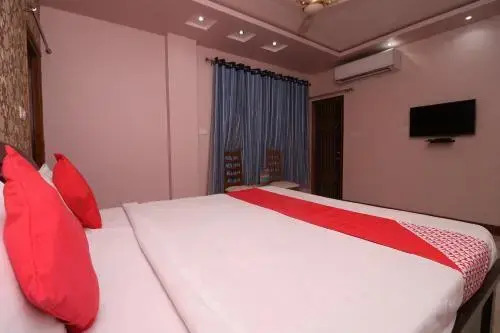 OYO 28469 Shivanya Guest House
