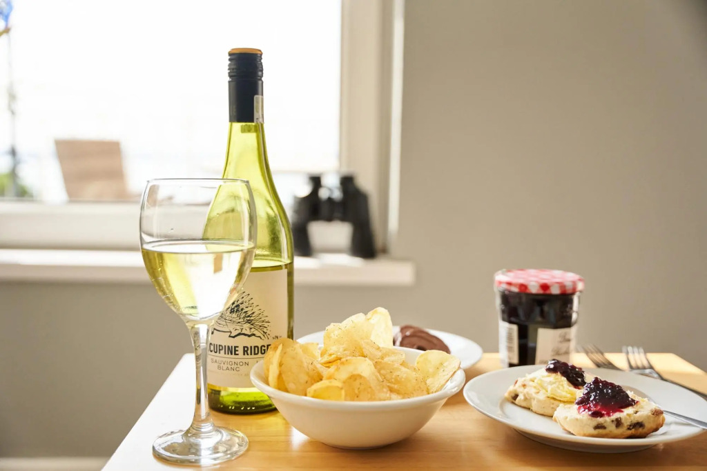 The Maidencombe Studio - Comfortable Couples Retreat with Stunning Coastal Views