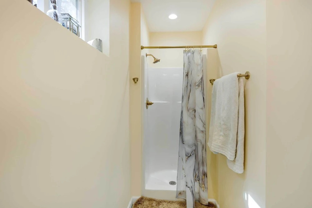 Fayetteville Guest House: Walk to Nature Preserve!