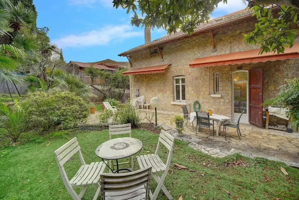 IMMOGROOM - Villa in the city center with terrace- garden