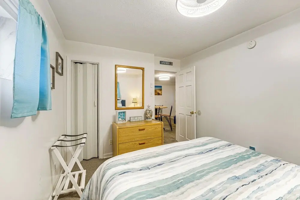 Walk to Ocean & Pier: Prime OOB Condo!