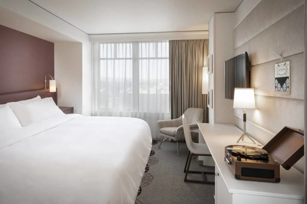 The Elizabeth Hotel, Autograph Collection
