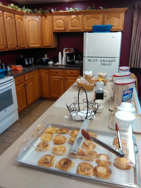 Urbana Inn & Suites