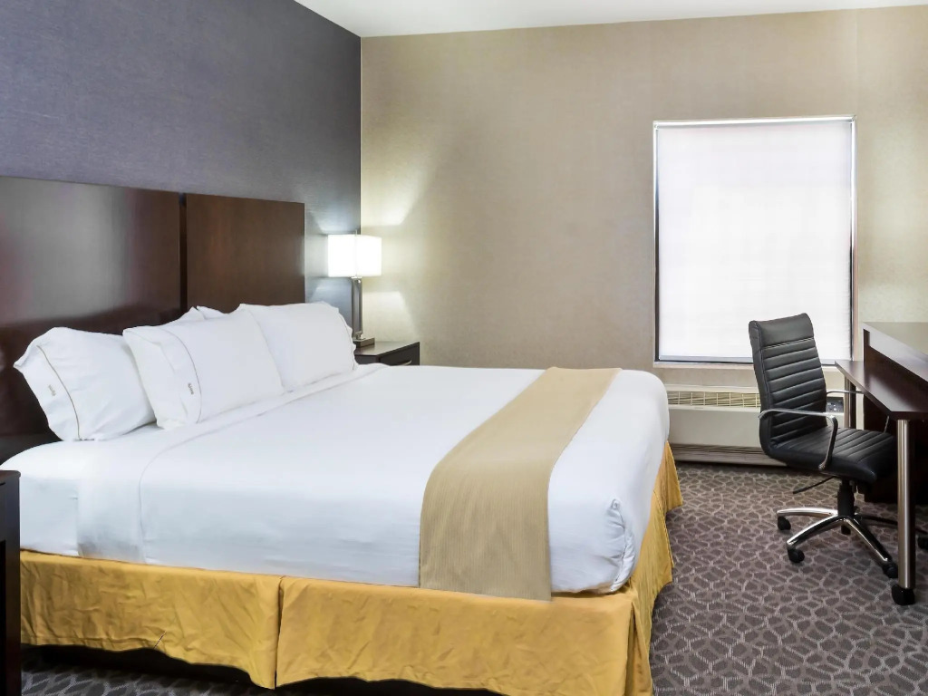 Holiday Inn Express Hotel & Suites Mt. Holly by IHG