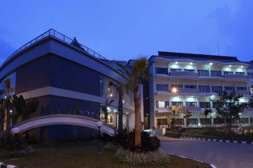 Sutan Raja Hotel & Convention Palu