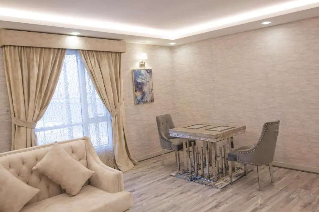 Veliton Hotel