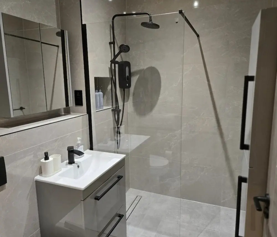 Finchley Stylish 1-Bed | Great Location