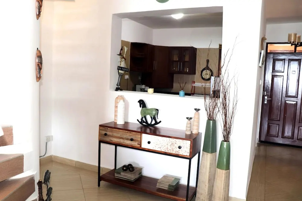 2 Bedroom Apartment With Pool and Views