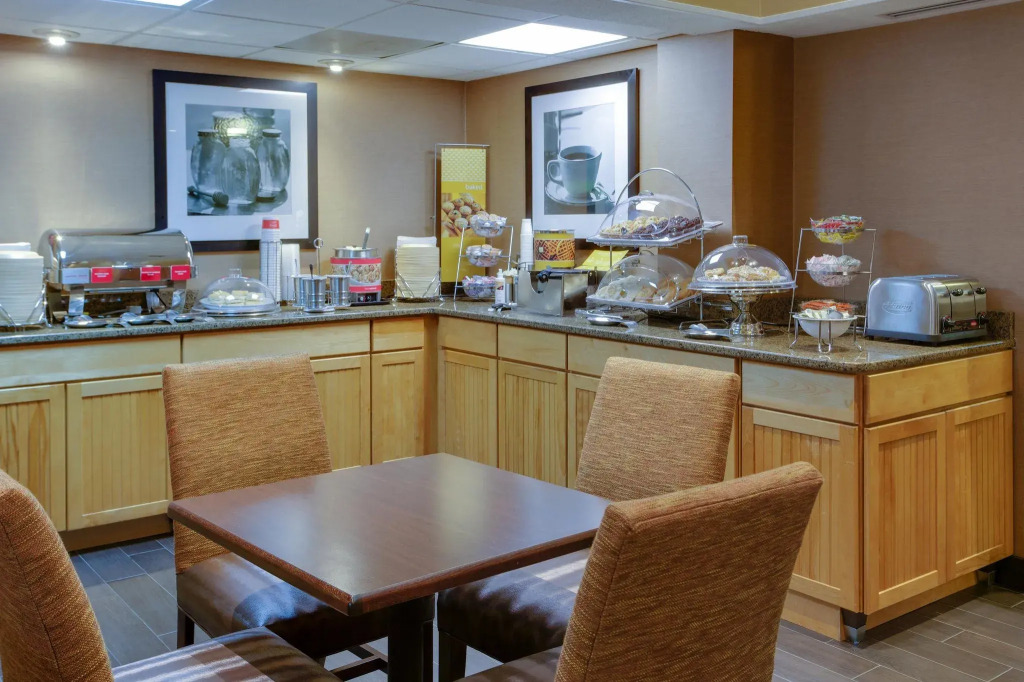 Hampton Inn By Hilton Chester South