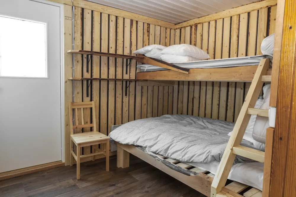Peace and Privacy Travel - Aulanko Lake Hide-out
