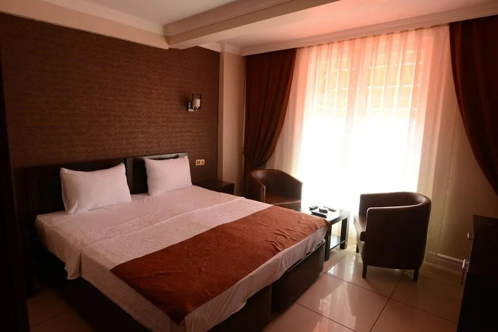 Selis Hotel