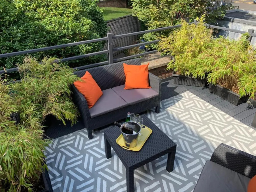 Notting Hill Townhouse 3BR all with ensuite bathrooms & garden and roof terrace