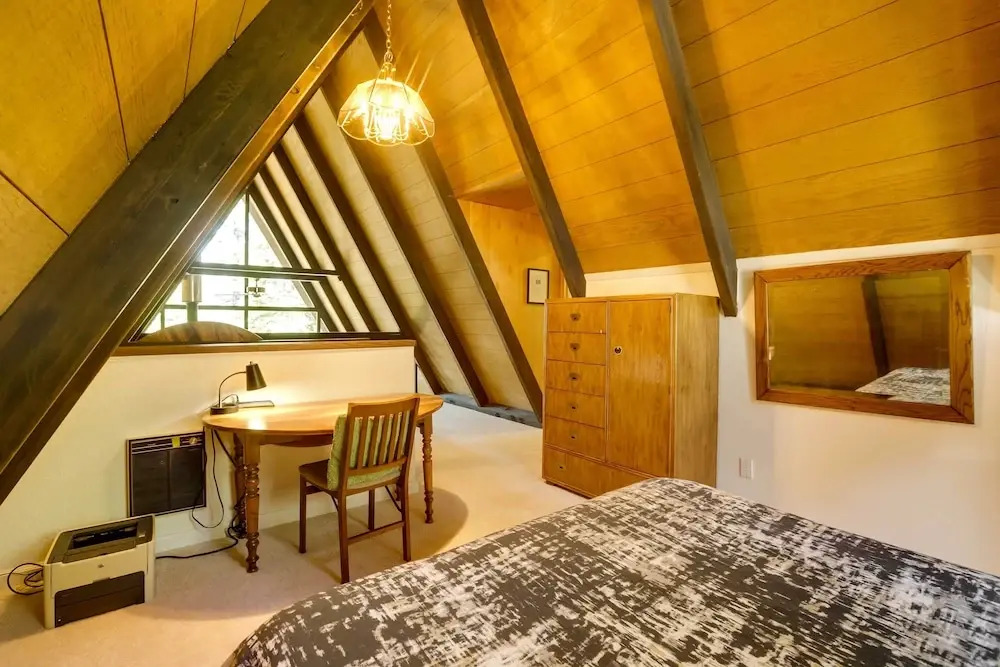 Spacious Cabin w/ Deck, < 3 Mi to Donner Lake