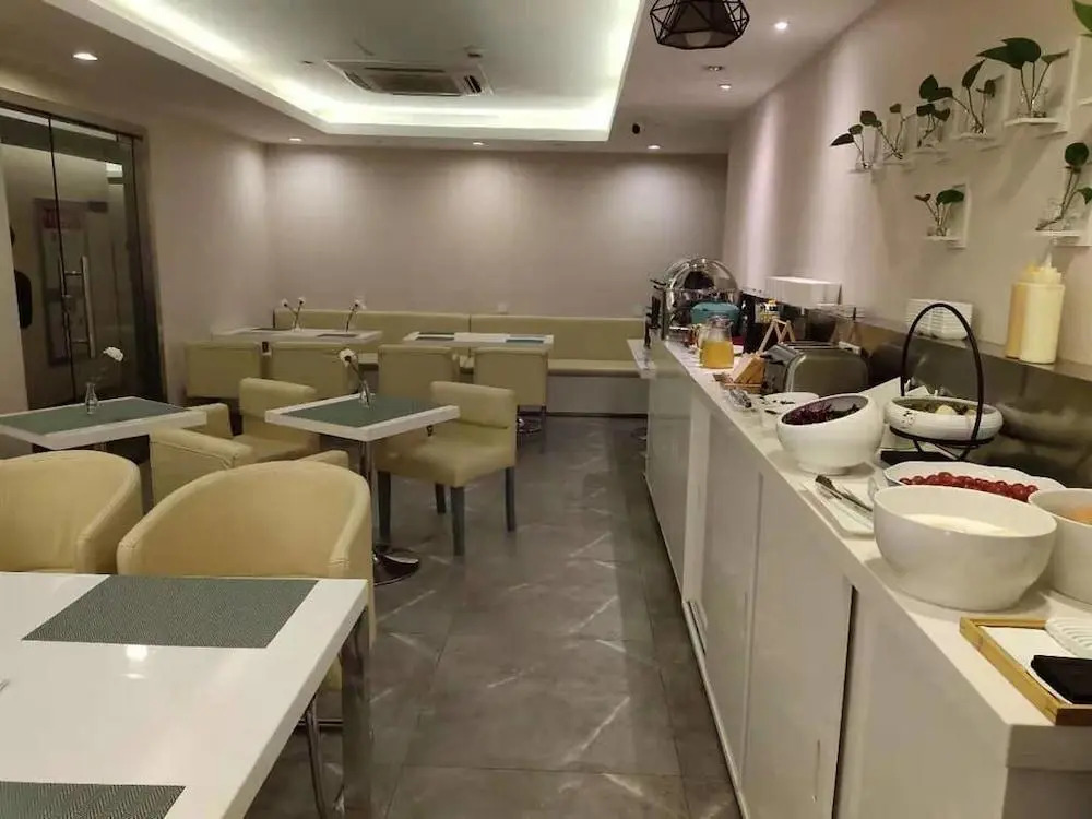 Zsmart Hotel