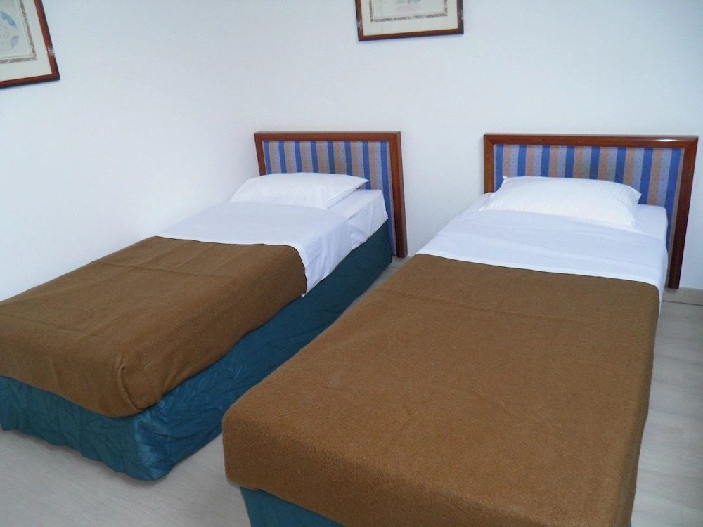 Holidays Hostel Midi