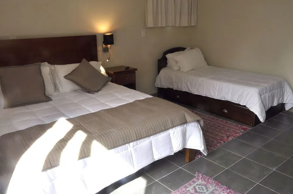 Alevines Playa el Emir Hostel & Suites