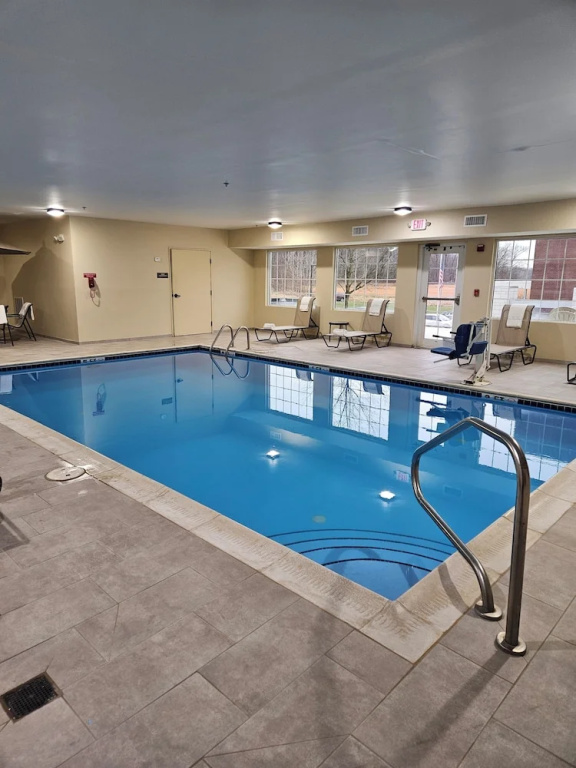 Wingate Suites by Wyndham Youngstown - Austintown