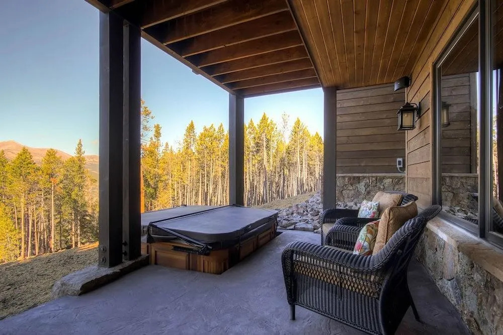 Three Sisters Lookout - Private Home by RedAwning