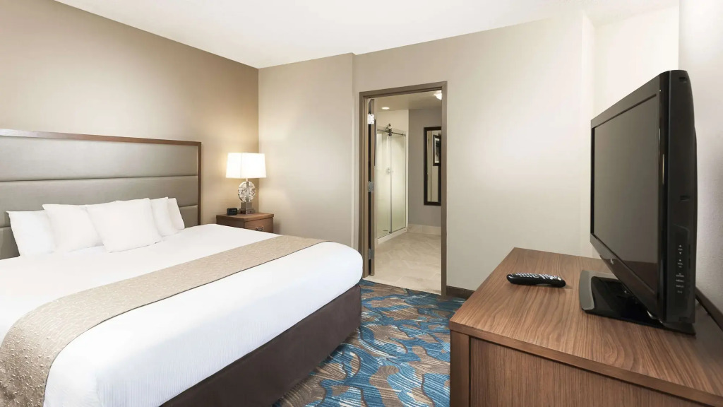 DoubleTree by Hilton Hotel West Palm Beach Airport