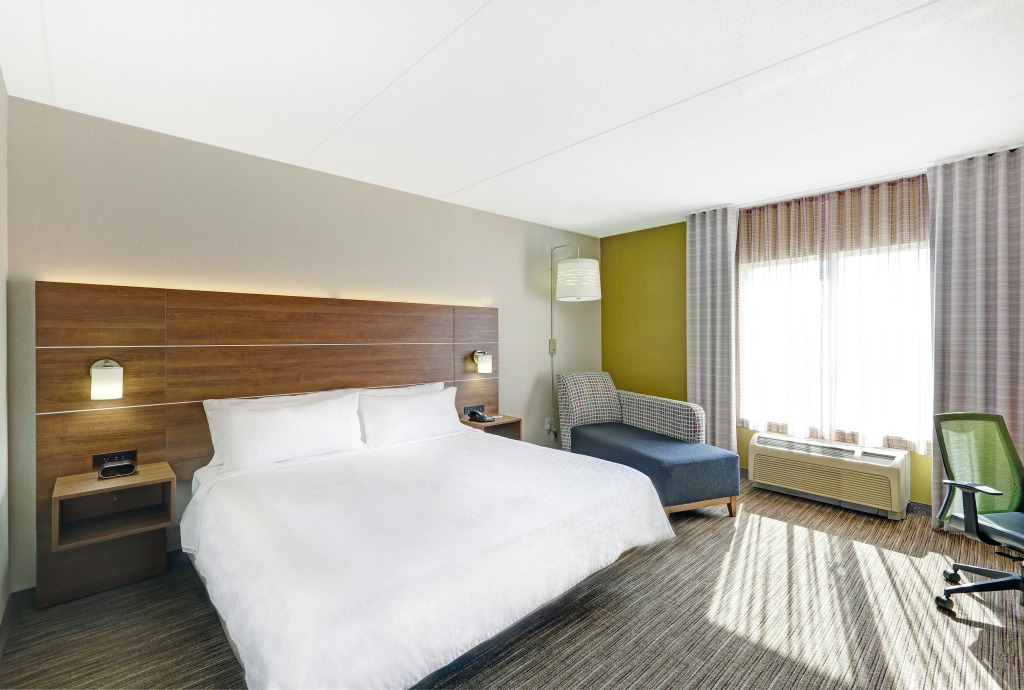 Holiday Inn Express & Suites - Woodstock, ON CANADA