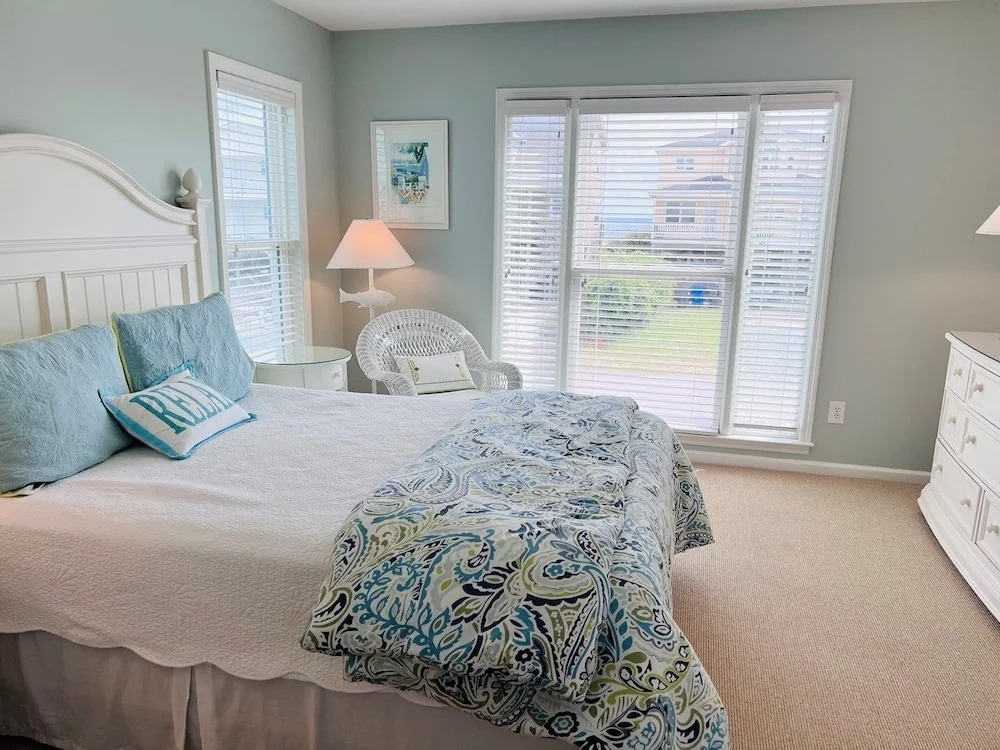 Carpe Diem 4 Bedroom Home by RedAwning