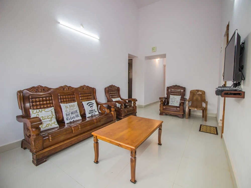 OYO 12703 Home Modern 2BHK Porvorim