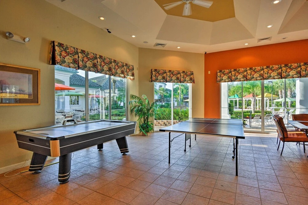 Lake-view Condo w/ Pool Access: 6 Mi to Disney!